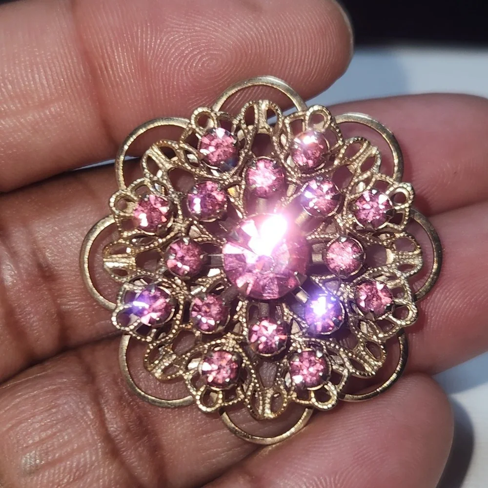 Vintage Gold Tone Filigree Pink Rhinestone Flower Brooch Pin Floral Statement‎